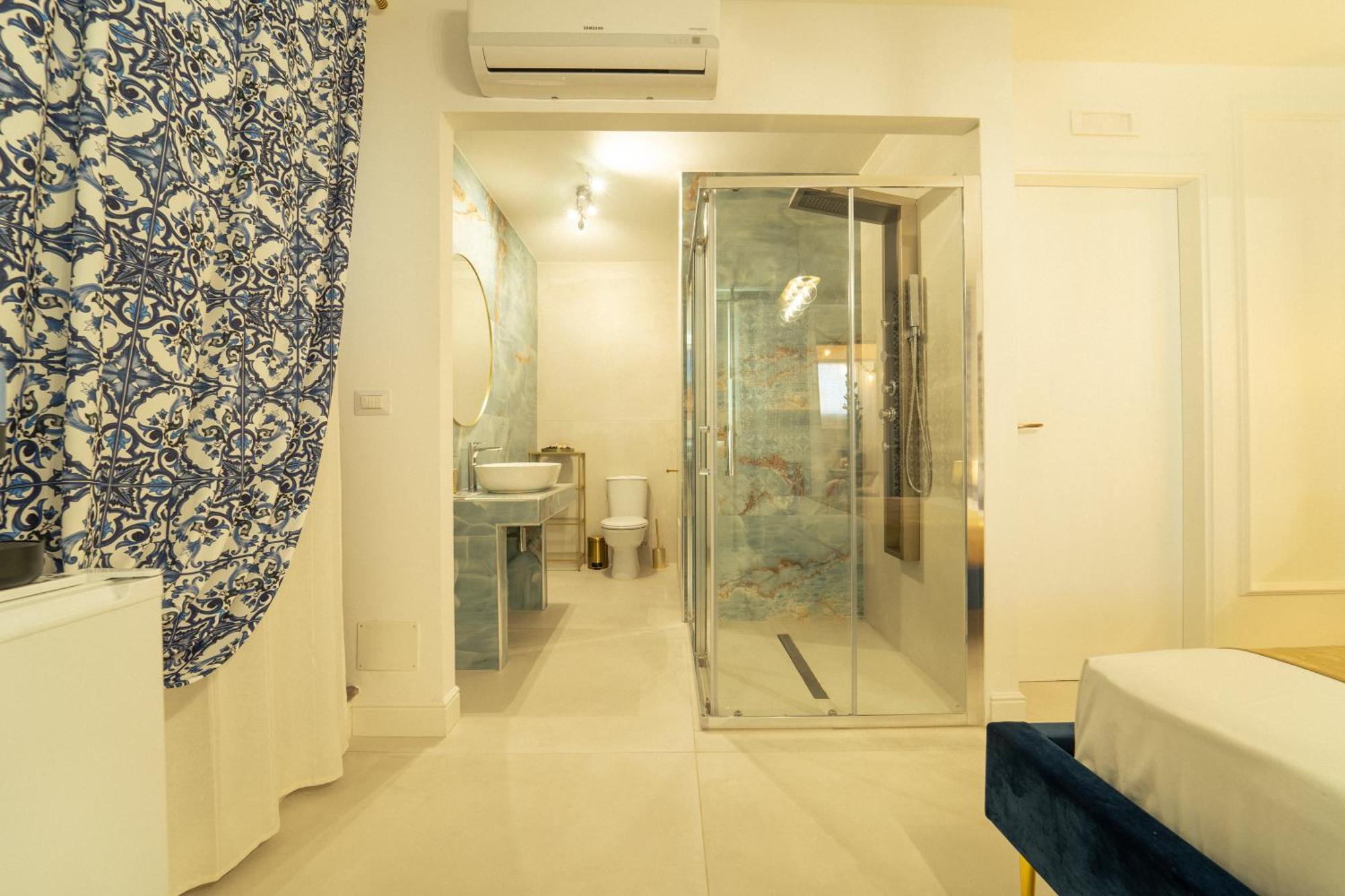 Johnny'S Suites Taormina Beach Bay Bagian luar foto