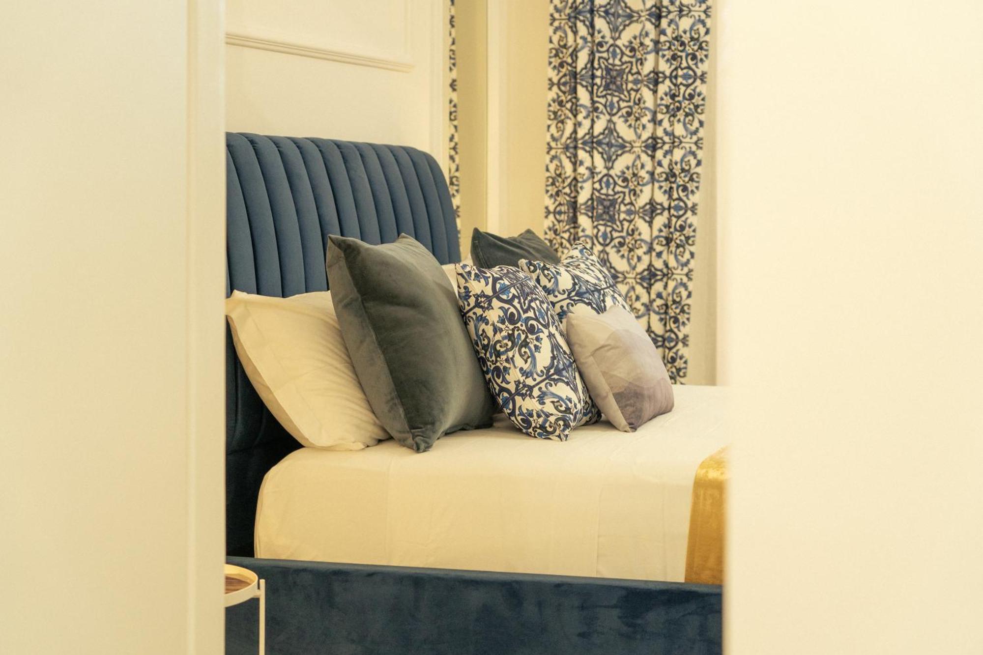 Johnny'S Suites Taormina Beach Bay Bagian luar foto