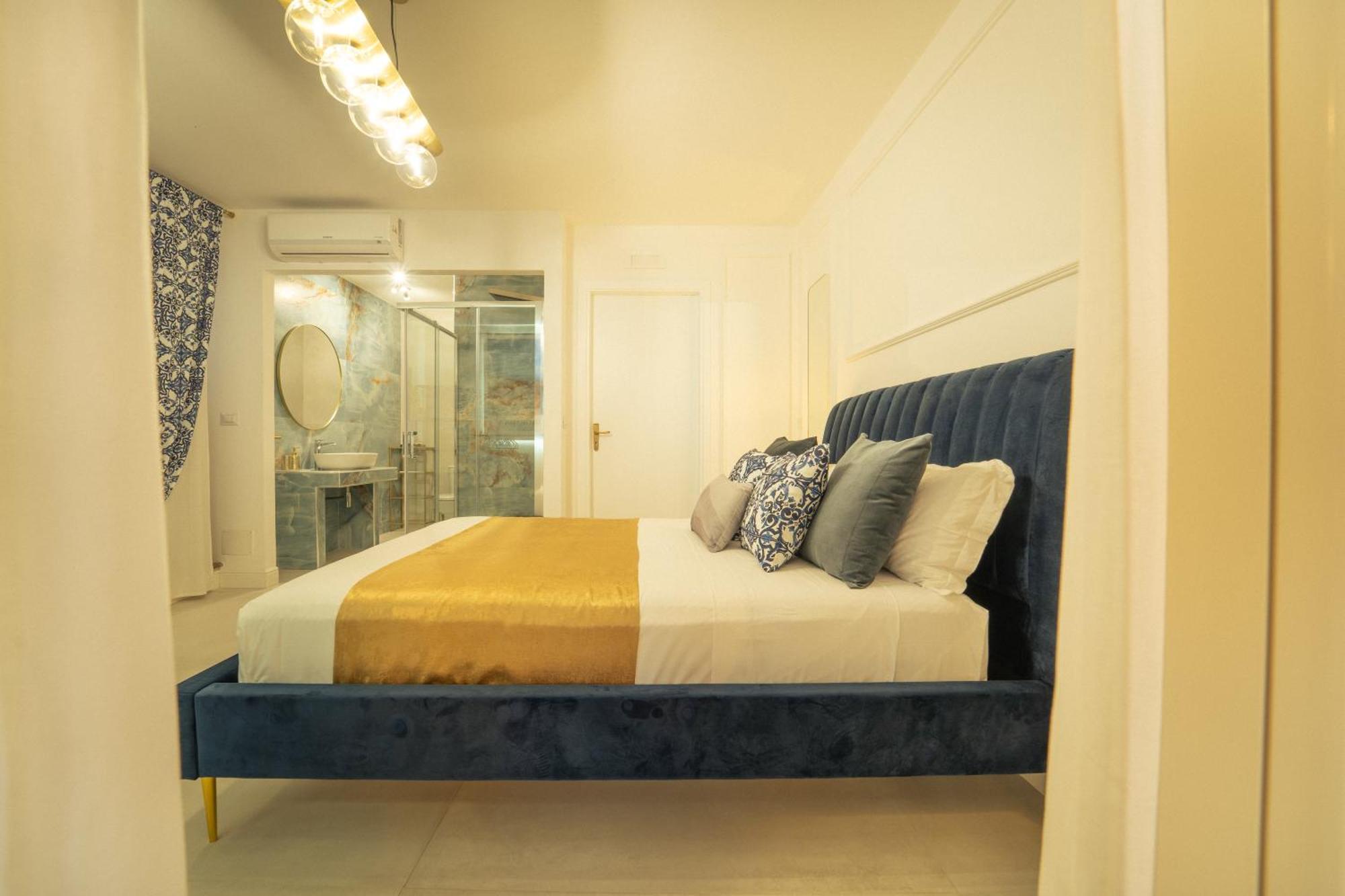 Johnny'S Suites Taormina Beach Bay Bagian luar foto