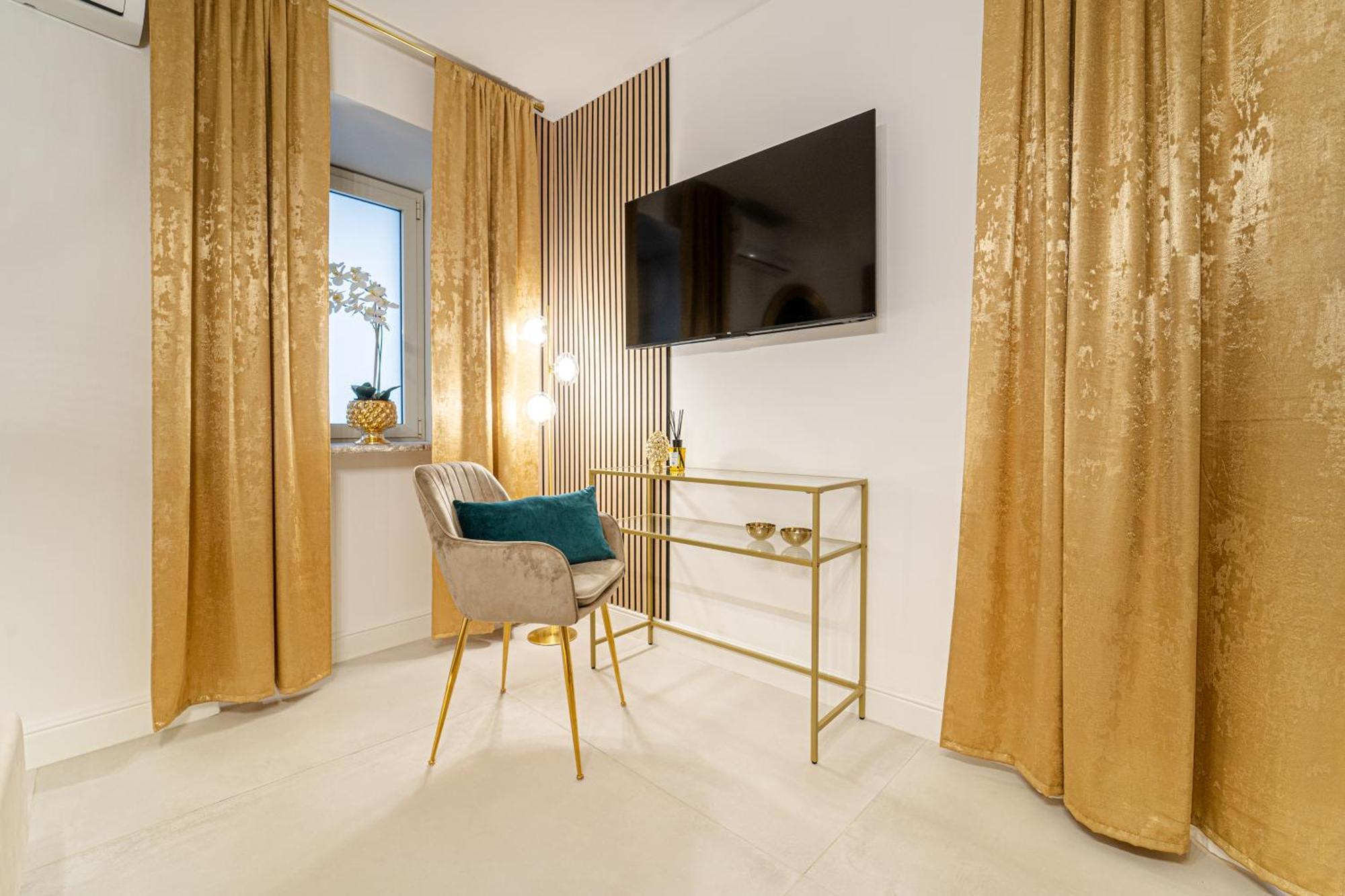 Johnny'S Suites Taormina Beach Bay Bagian luar foto