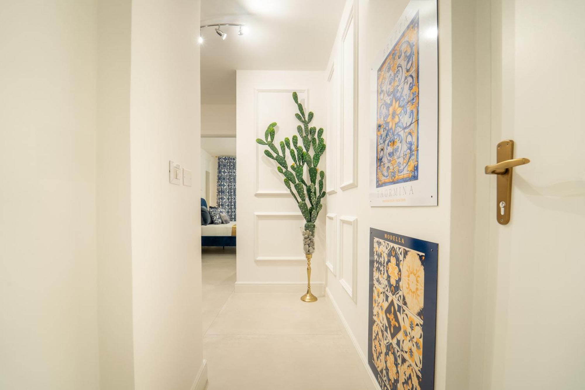Johnny'S Suites Taormina Beach Bay Bagian luar foto