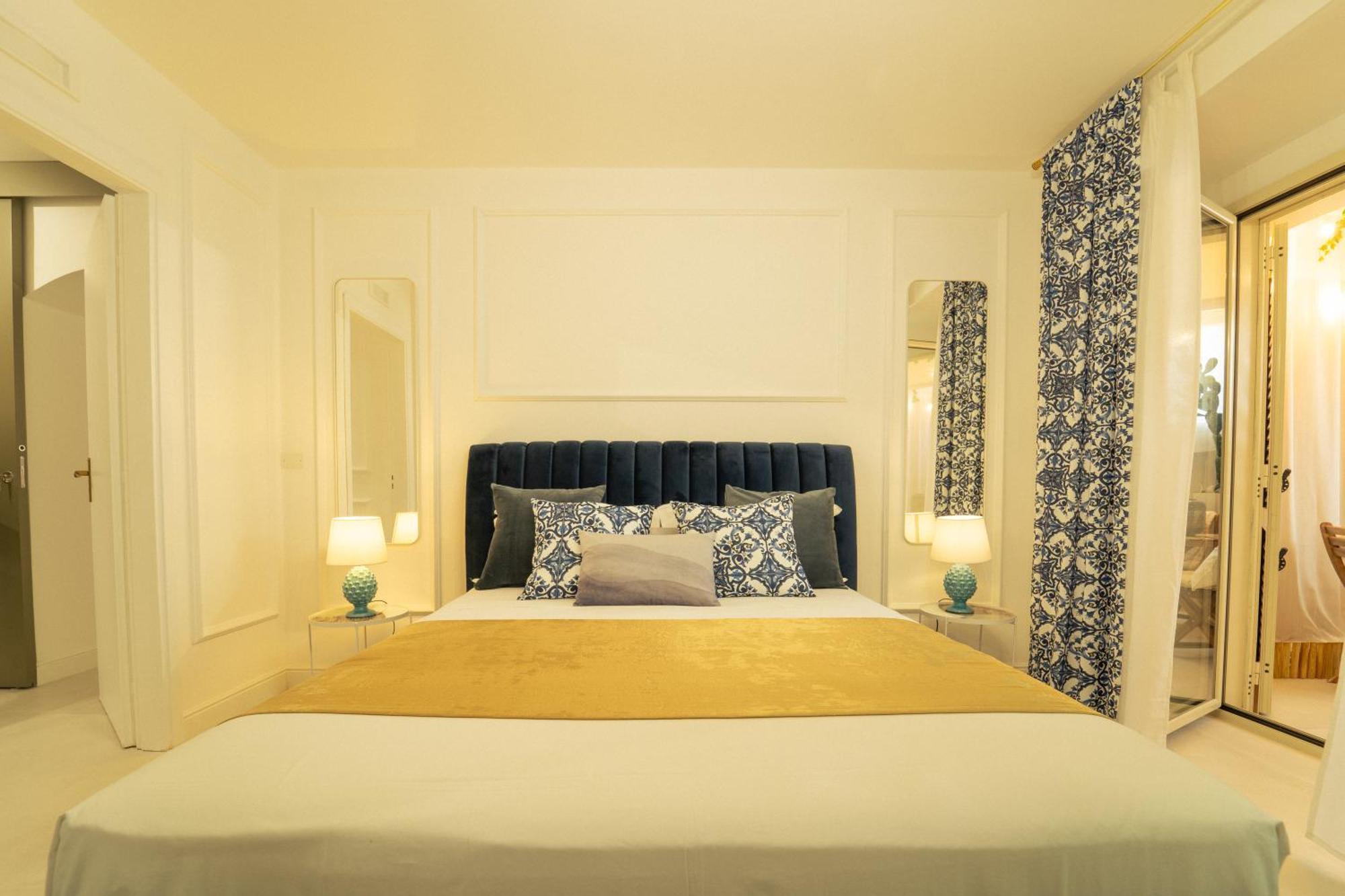 Johnny'S Suites Taormina Beach Bay Bagian luar foto
