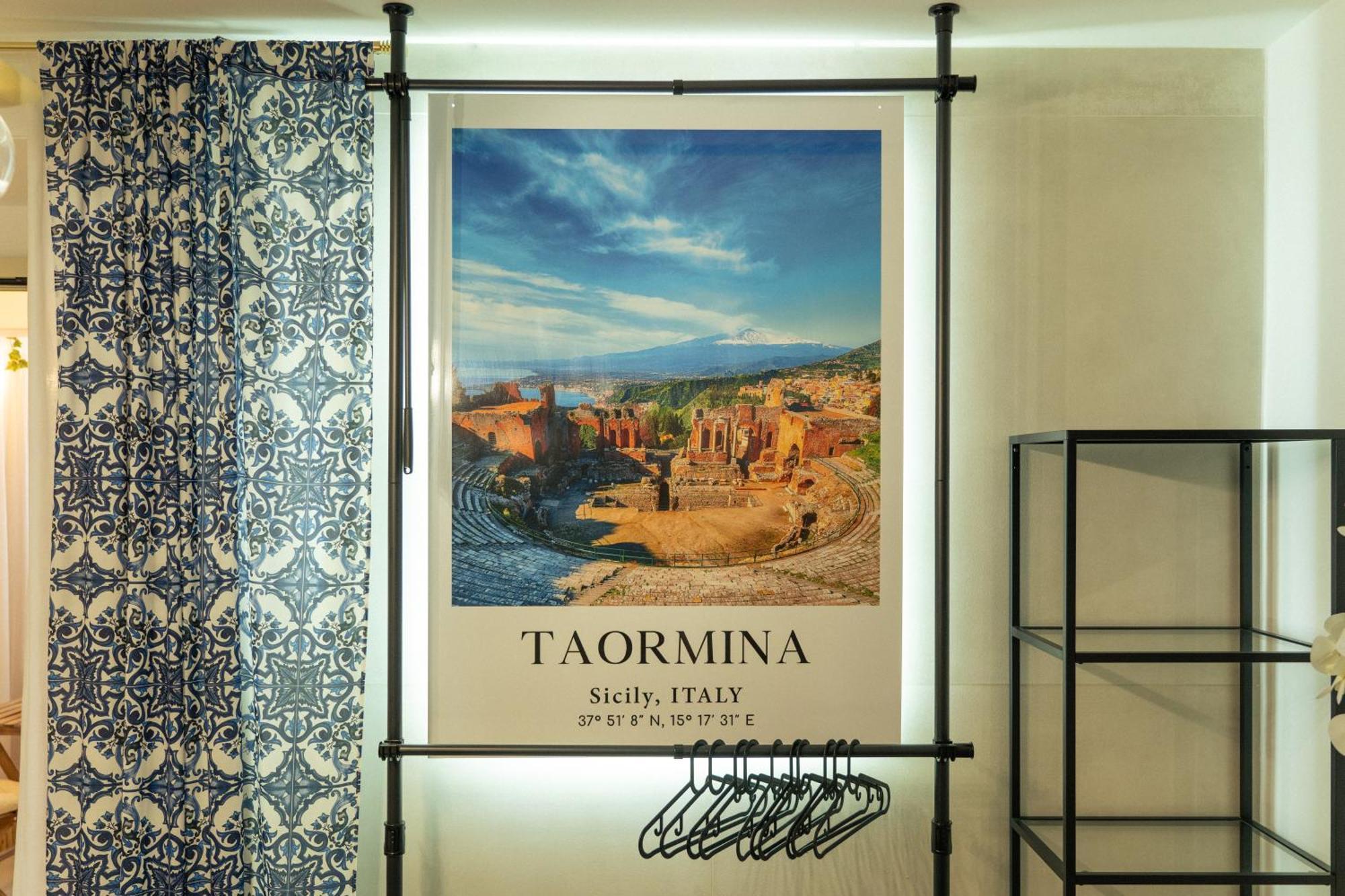 Johnny'S Suites Taormina Beach Bay Bagian luar foto