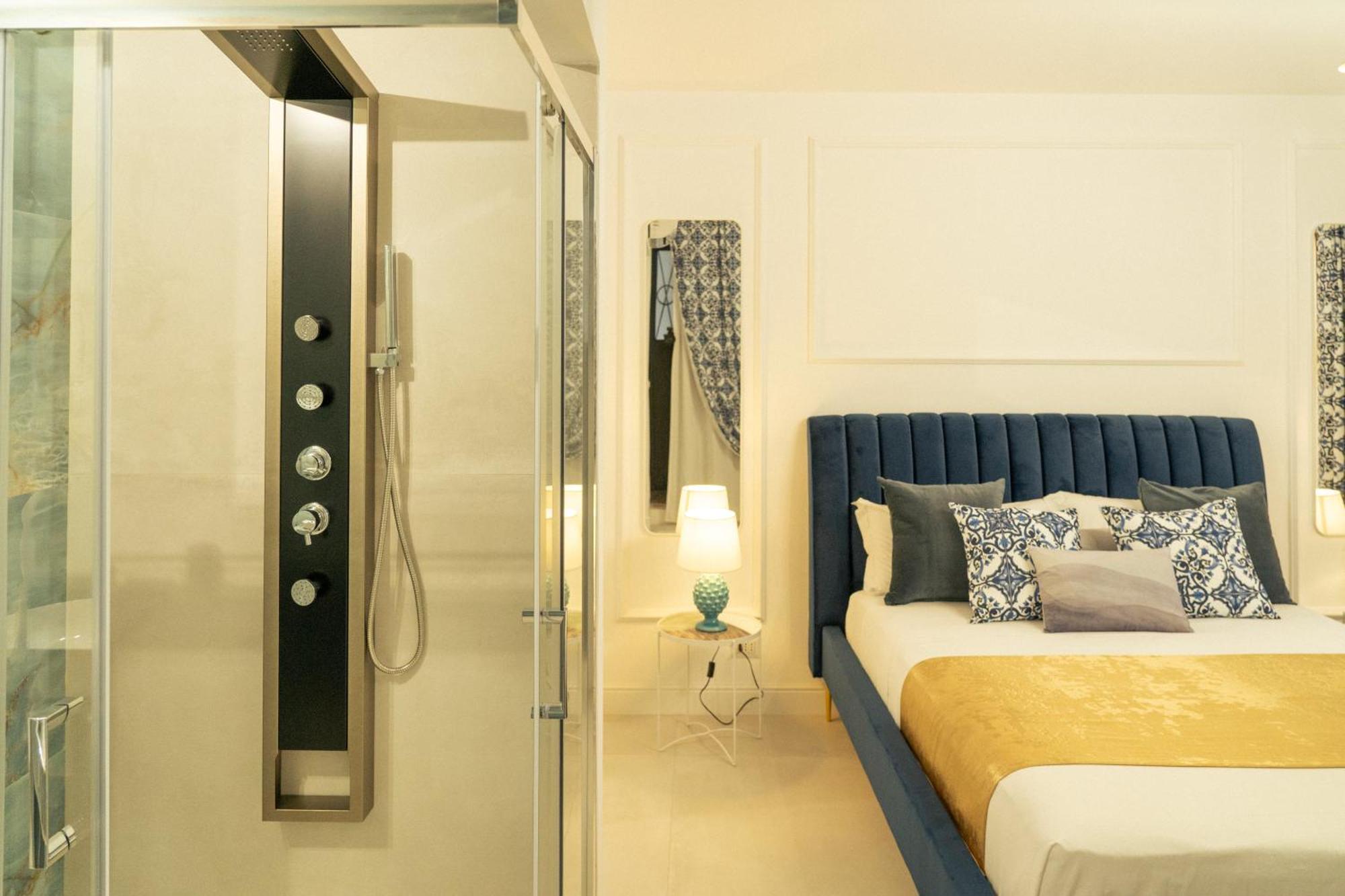 Johnny'S Suites Taormina Beach Bay Bagian luar foto