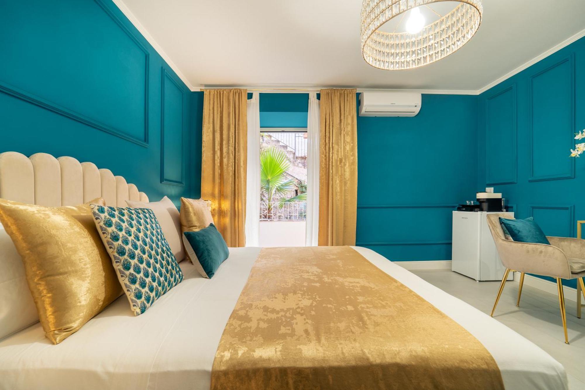 Johnny'S Suites Taormina Beach Bay Bagian luar foto